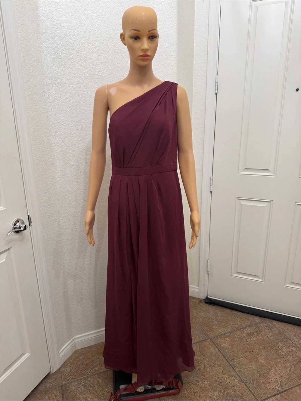 David's Bridal Wedding Dress Sz 8 One-Shoulder Wine Evening Gown F18055